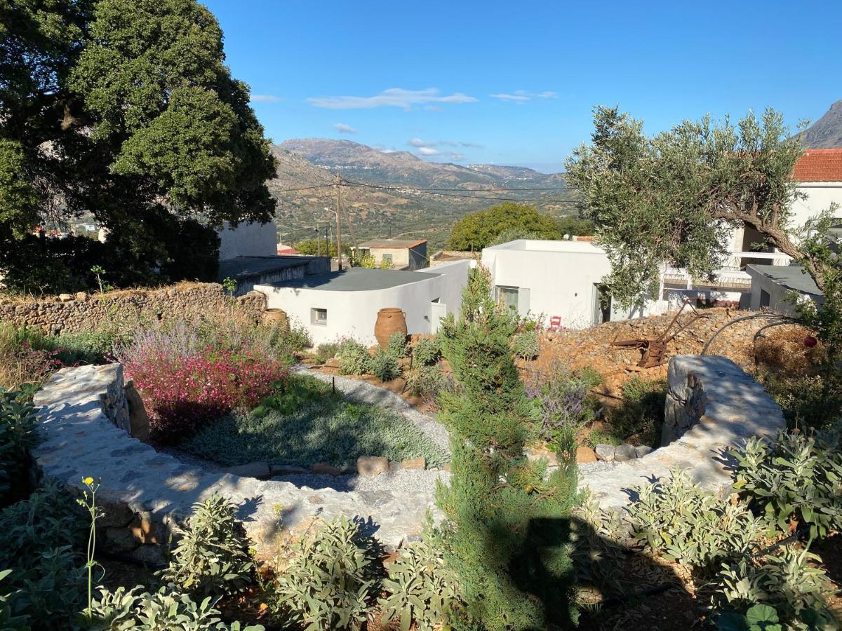 Fourfouras Cottage Exterior photo