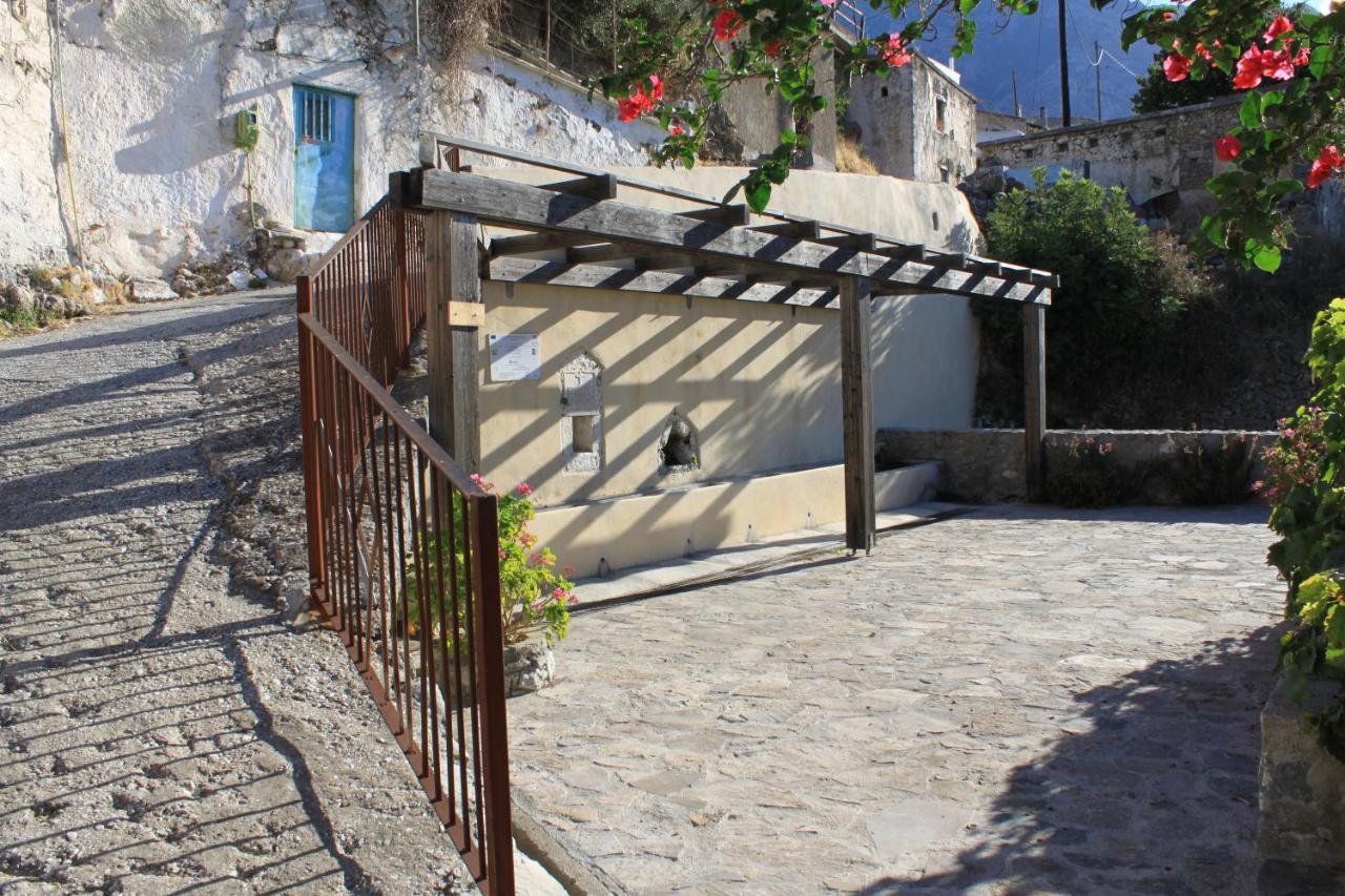 Fourfouras Cottage Exterior photo